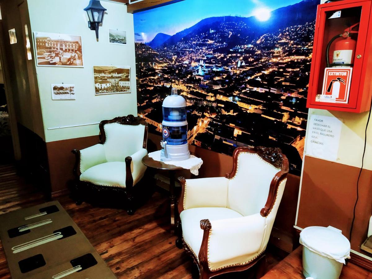 Hostal Latitud Ecuem Quito Exterior photo