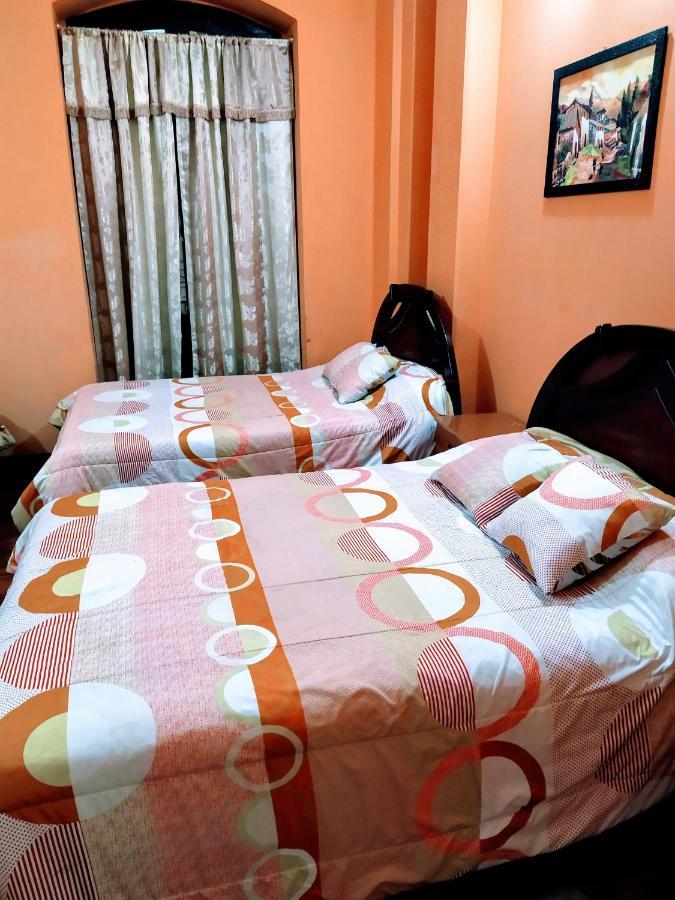Hostal Latitud Ecuem Quito Exterior photo